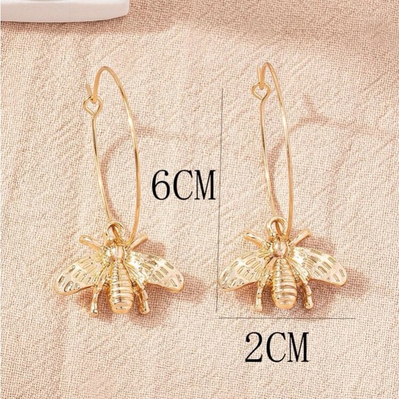 🆕 Gold Bee Dangle Earrings!!!!  Brand New!!! - Picture 3 of 5